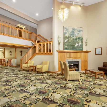 Hotel Baymont By Wyndham Marion Extérieur photo