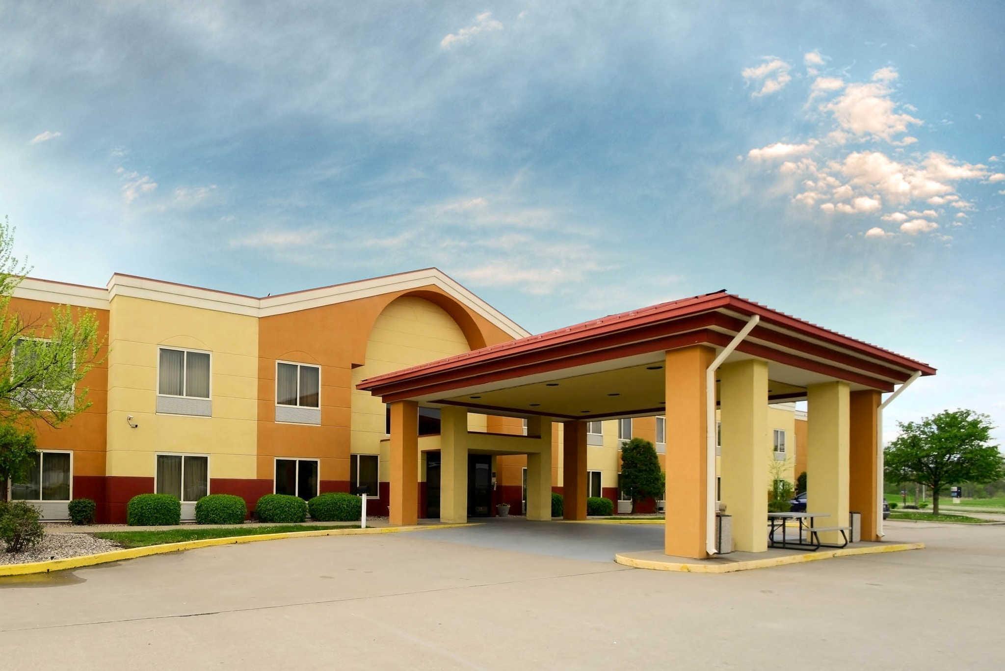 Hotel Baymont By Wyndham Marion Extérieur photo