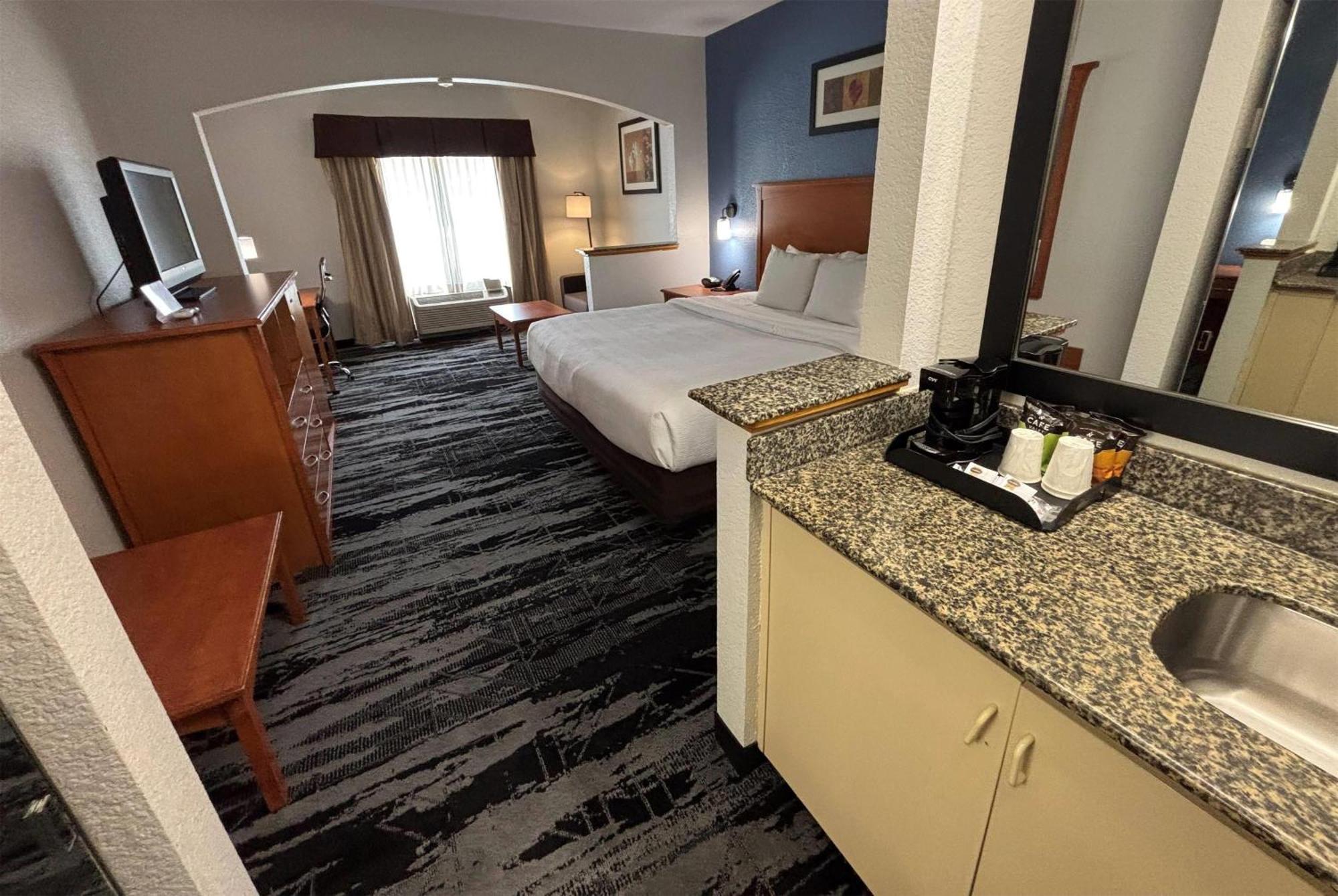 Hotel Baymont By Wyndham Marion Extérieur photo